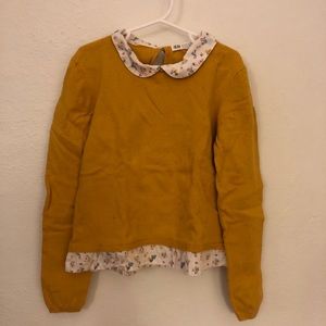 Sweater with Flower Collar